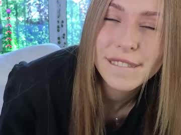 girl
        yononeey cam image #6675149