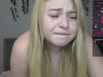 girl
        shy_blondiee cam image #3202154