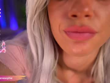 girl
        serene_sophiex cam image #5171407