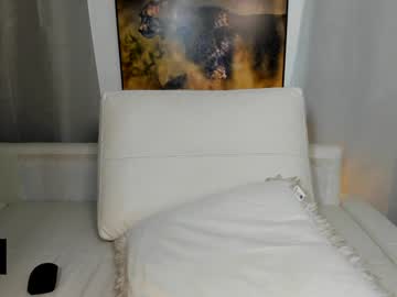 girl
        dulceys cam image #6724205
