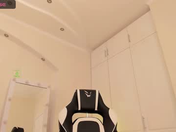 girl
        mary_delray cam image #2699132