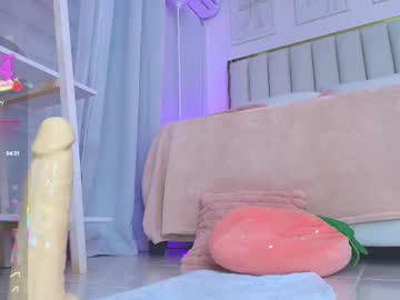 girl
        cristal_bunny cam image #6730403