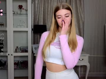 girl
        cute_fox_girl cam image #5732750