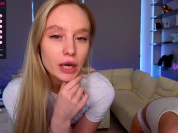 girl
        callme_star cam image #1316300