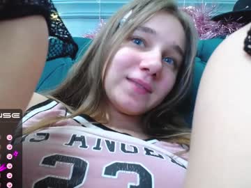 girl
        nancycute__ cam image #666725