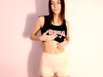 girl
        xyni_myni cam image #2947057
