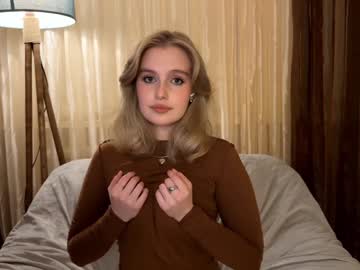 girl
        cute_siberian_girl cam image #3953135