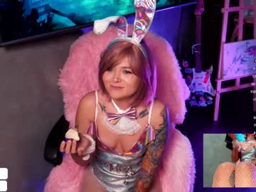 girl
        awondrr cam image #1259189