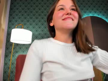 girl
        emilia_dream cam image #3189152