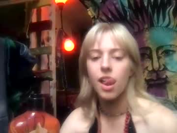 girl
        ellispierce cam image #1226004