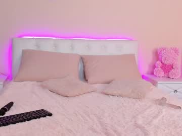 girl
        mika_rey cam image #863490