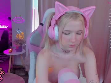 girl
        lucille_evans cam image #1321024
