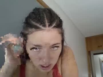 girl
        milliebailey cam image #3791706