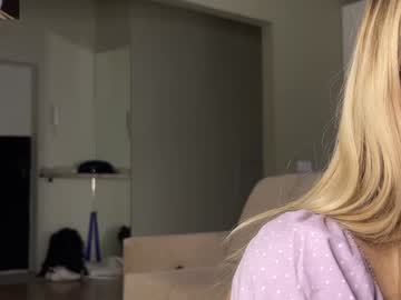 girl
        shyrubate cam image #5596240