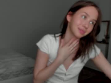 girl
        vivienne_westwoood cam image #1599514