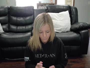 girl
        armyvet1991 cam image #6618237