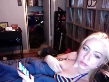 girl
        sexyvexy13 cam image #2939350
