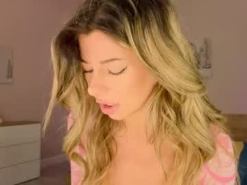 girl
        lenamuti cam image #2401160