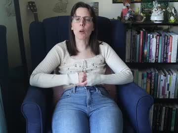 girl
        ellynaomi cam image #6547277