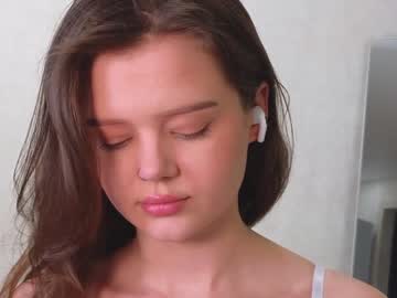 girl
        itwasinsimpsons cam image #3759357