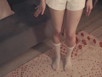girl
        meghanash cam image #4025215