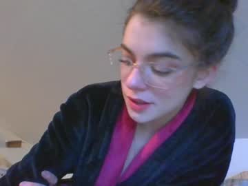 girl
        rosegold18 cam image #3423384