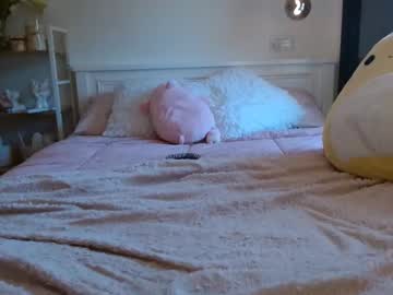 girl
        poppysinclaire cam image #6933104