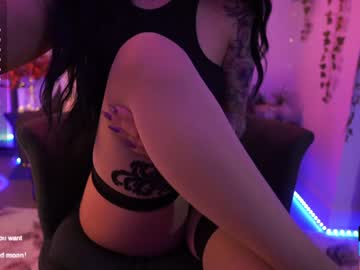 girl
        mysticxkitty cam image #2914262
