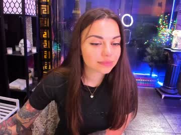 girl
        alma_pearl cam image #1704948