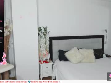girl
        domixdyva cam image #4550657