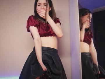 girl
        miss_sweetdream cam image #215256
