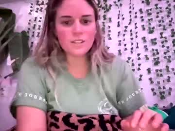 girl
        bananascoconutz cam image #3189461