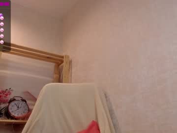 girl
        mila_kimm cam image #753660