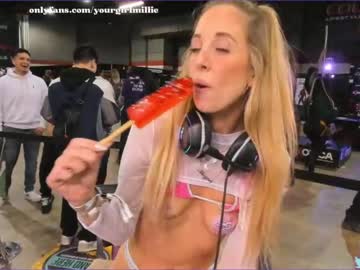 girl
        yourgirlmillie cam image #1376958