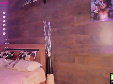 girl
        yolandabertha cam image #981195