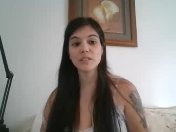 girl
        moonghosts cam image #2137724