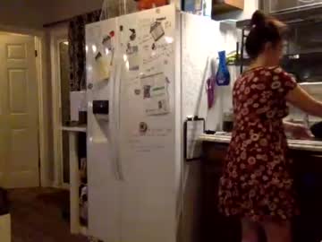 girl
        rosellamoon cam image #1551726