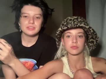 couple
        finnbambi444 cam image #115619