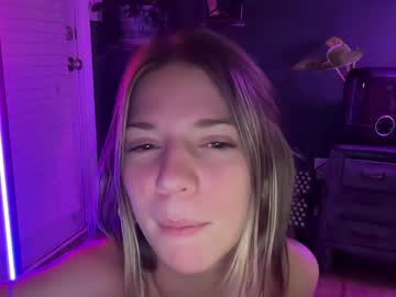 girl
        oliviahansleyy cam image #5848216