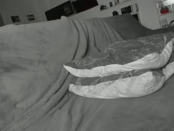 girl
        mysat cam image #5068408