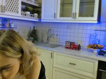 girl
        roseholloway cam image #3028815
