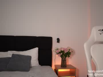 girl
        aria_diaz cam image #3975247