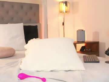 girl
        victoria__rossi cam image #6389120