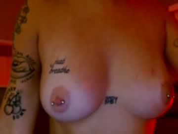 girl
        emersonimpulsive cam image #200969