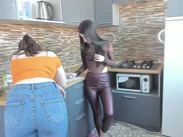 couple
        mistress_angie_ cam image #244064