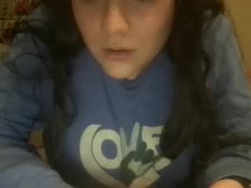 girl
        baileyflowers98 cam image #3640216