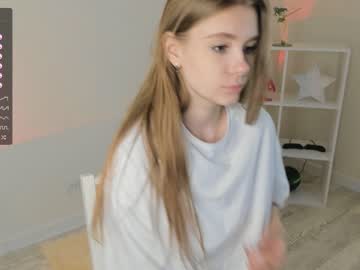 girl
        arky_b1y cam image #2470994