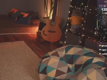 couple
        bananya_kitty cam image #6296575
