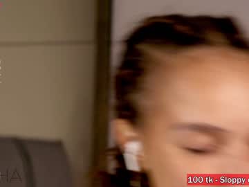 girl
        katymolly cam image #2093624