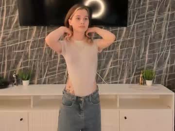 girl
        lynnatlee cam image #3873874